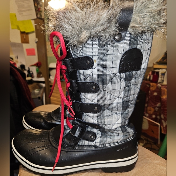 Sorel Joan Of Artic NL1797-010 Black & White Plaid Faux Fur Size 11 - Picture 1 of 9